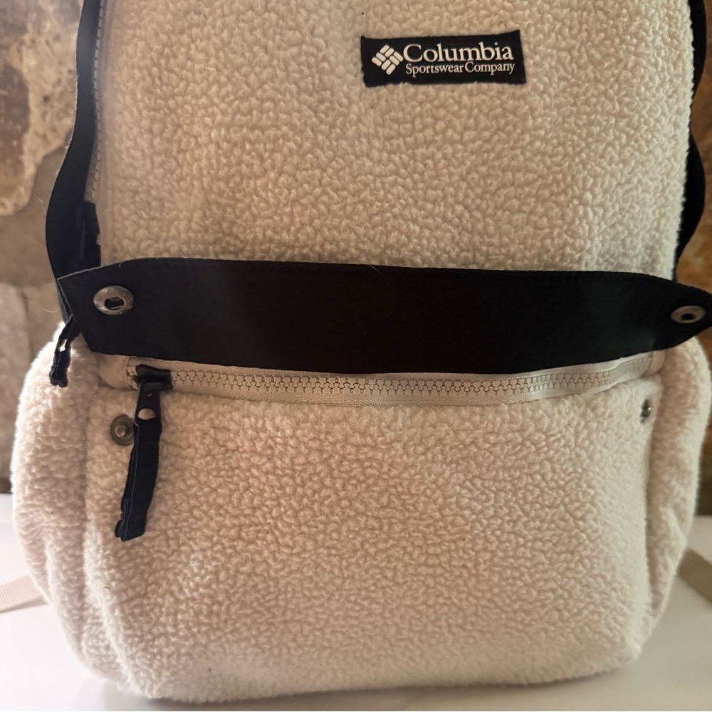 Columbia Fleece Cream and Black Backpack - Picture 6 of 15